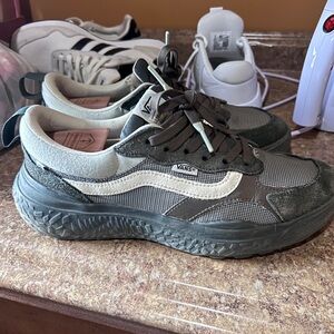 Vans MEN'S ULTRARANGE NEO VR3 SHOE